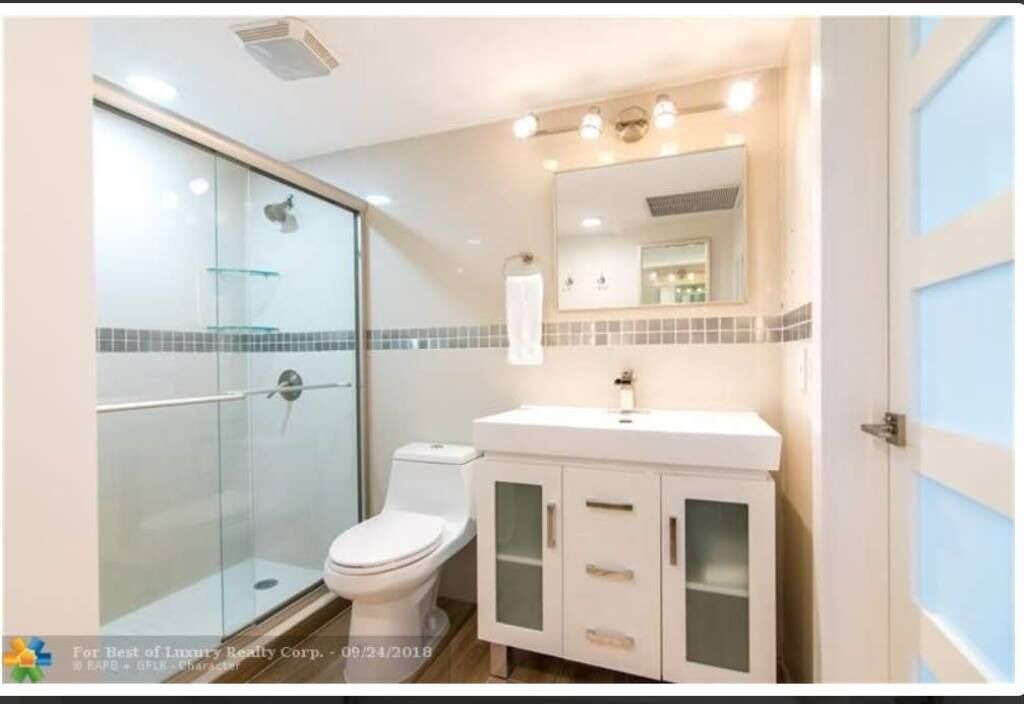 Photo of Bathroom in Galt Mile