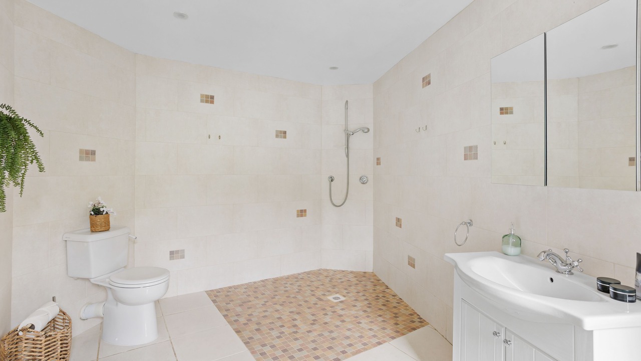 Photo of Bathroom in Dittisham