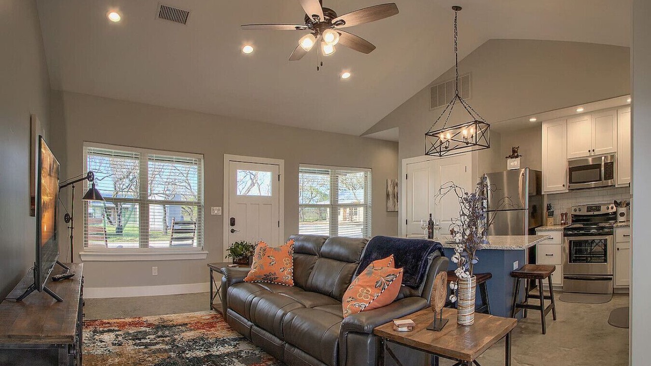 Photo of Livingroom in Fredericksburg