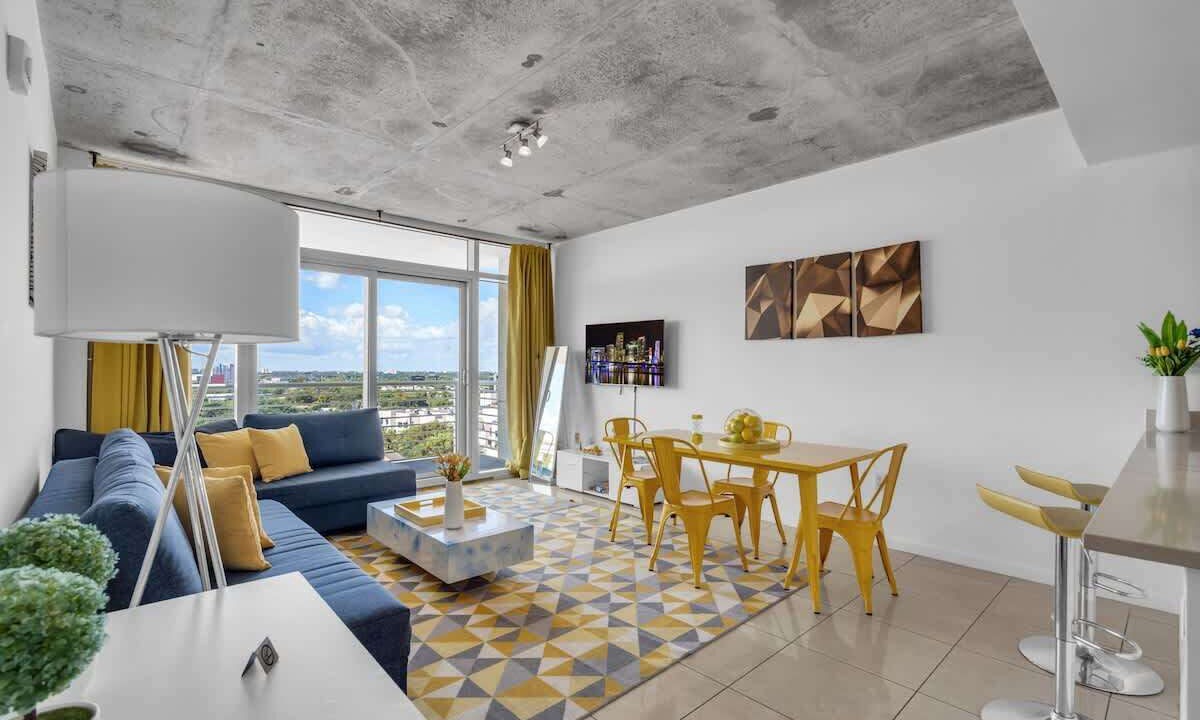 Photo of Livingroom in Midtown