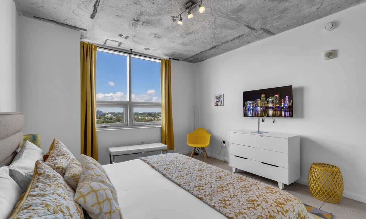 Photo of Bedroom in Midtown