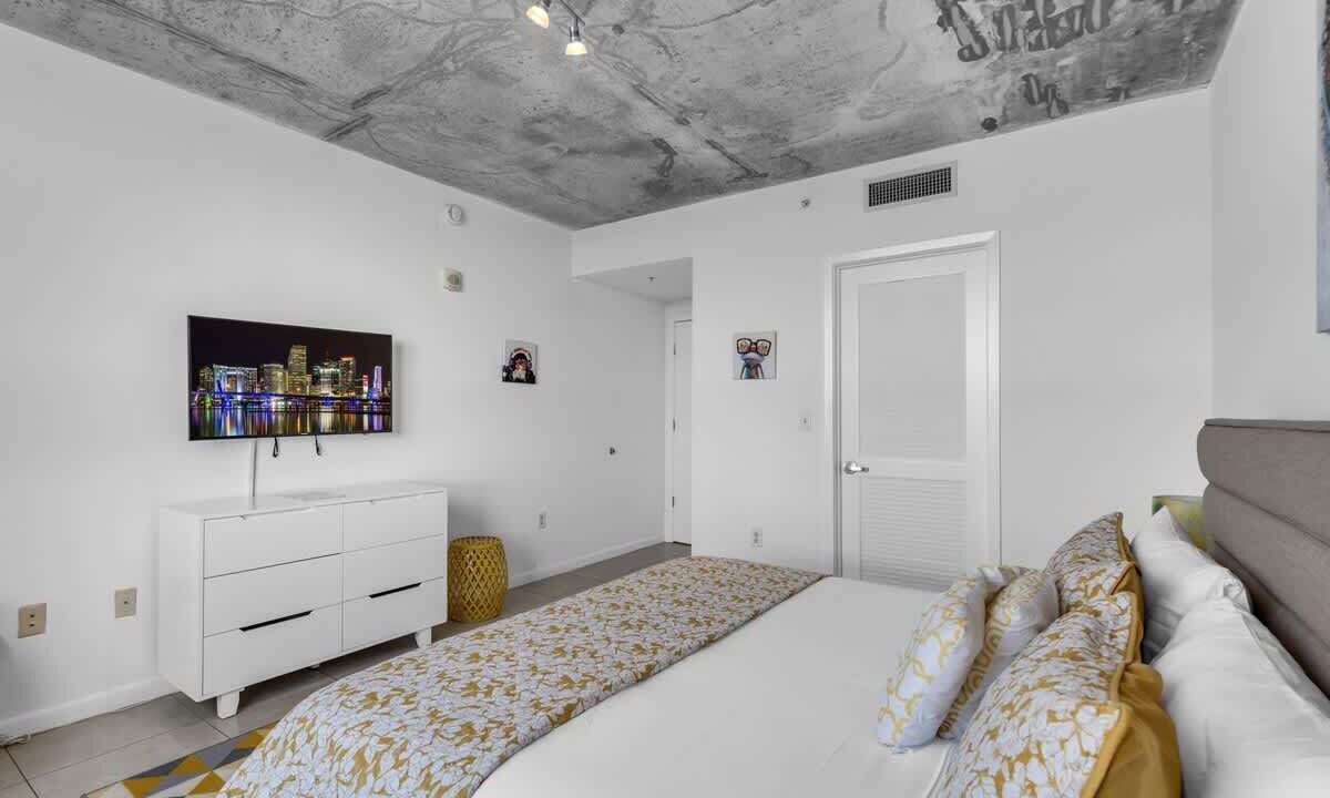 Photo of Bedroom in Midtown