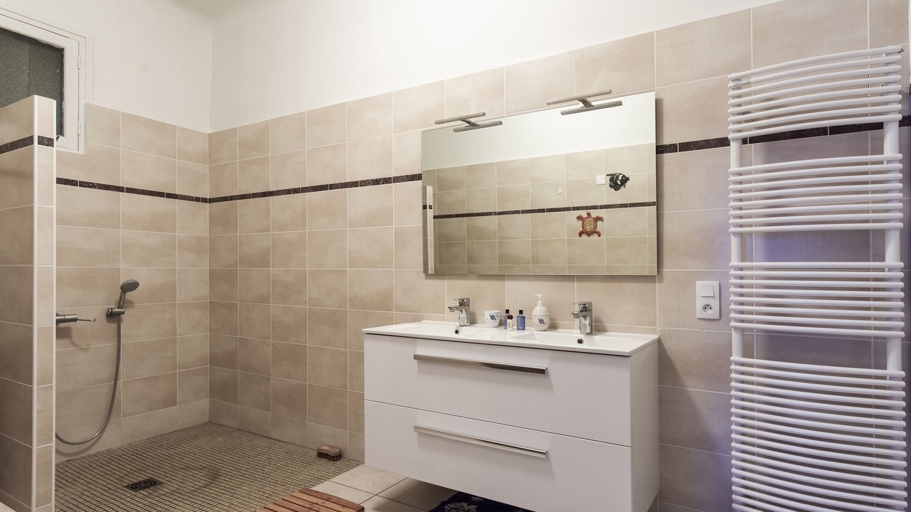 Photo of Bathroom in Port-Vendres