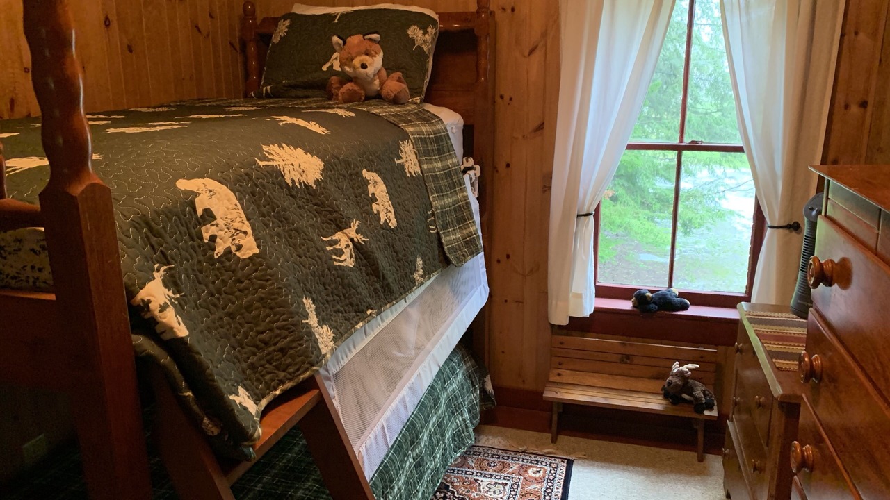 Photo of Bedroom in Inlet
