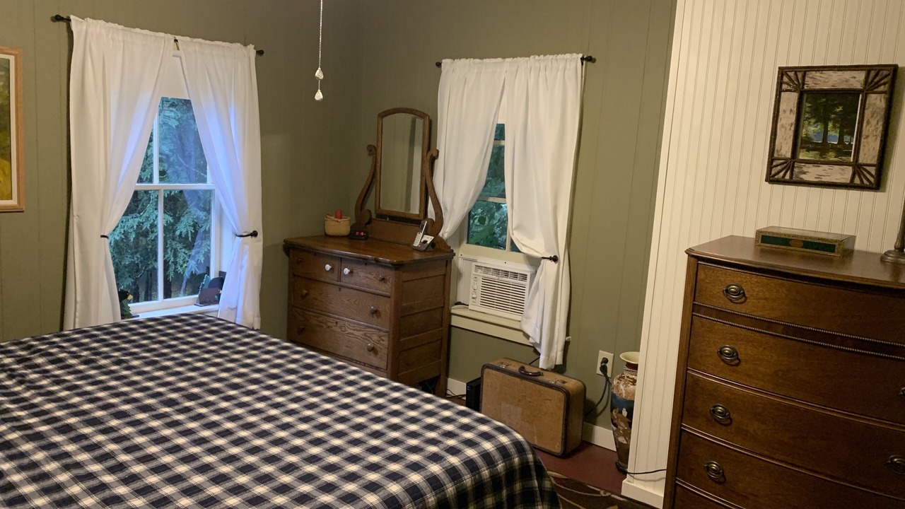 Photo of Bedroom in Inlet
