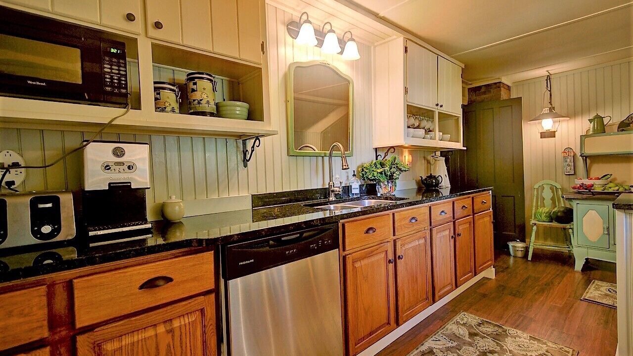 Photo of Kitchen in Inlet