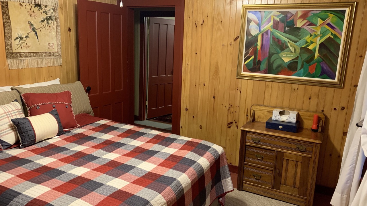 Photo of Bedroom in Inlet