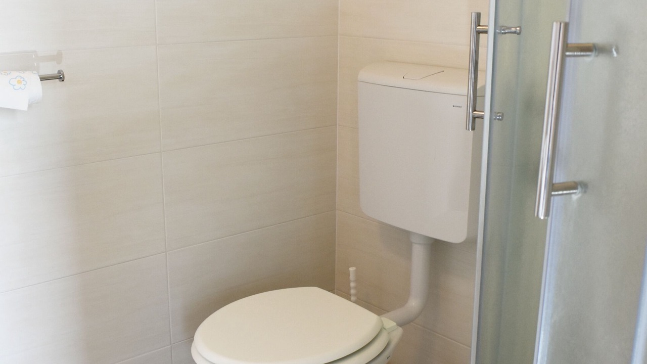 Photo of Bathroom in Tar