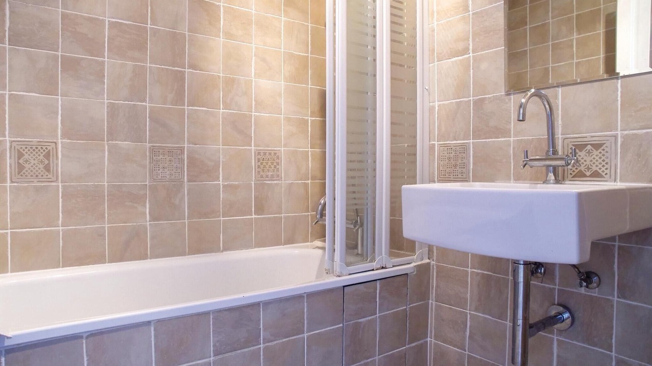Photo of Bathroom in Thezan-les-Beziers