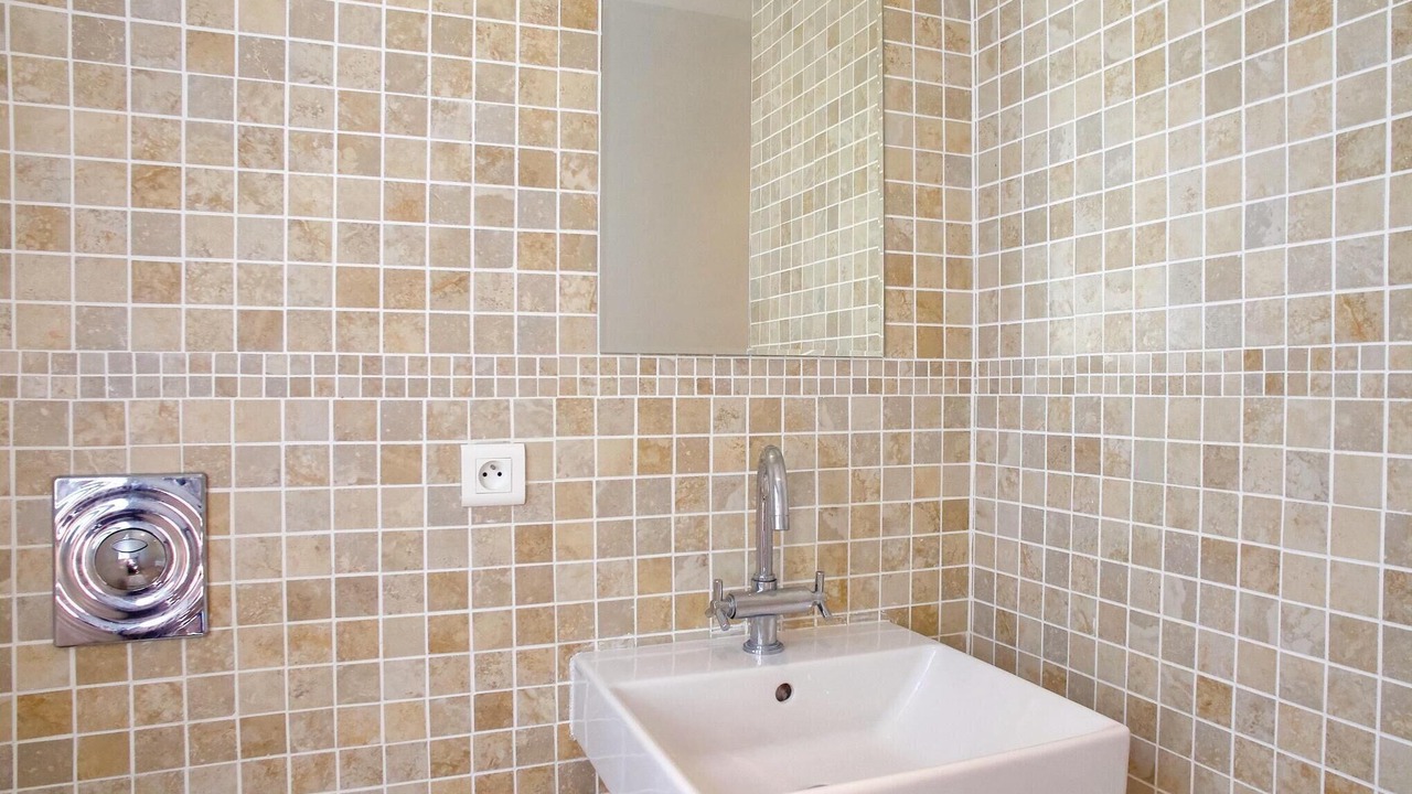 Photo of Bathroom in Thezan-les-Beziers