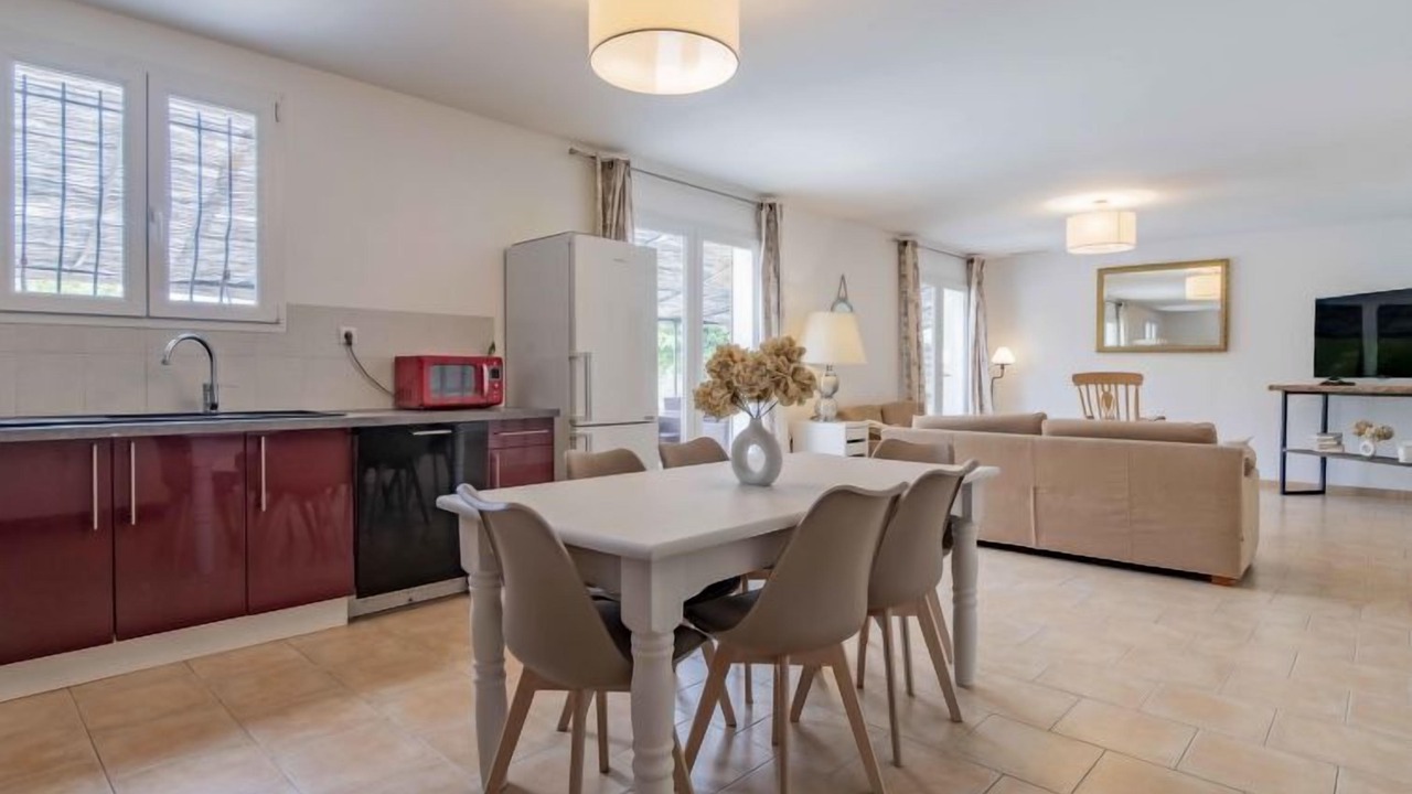 Photo of Bedroom in Pernes-les-Fontaines