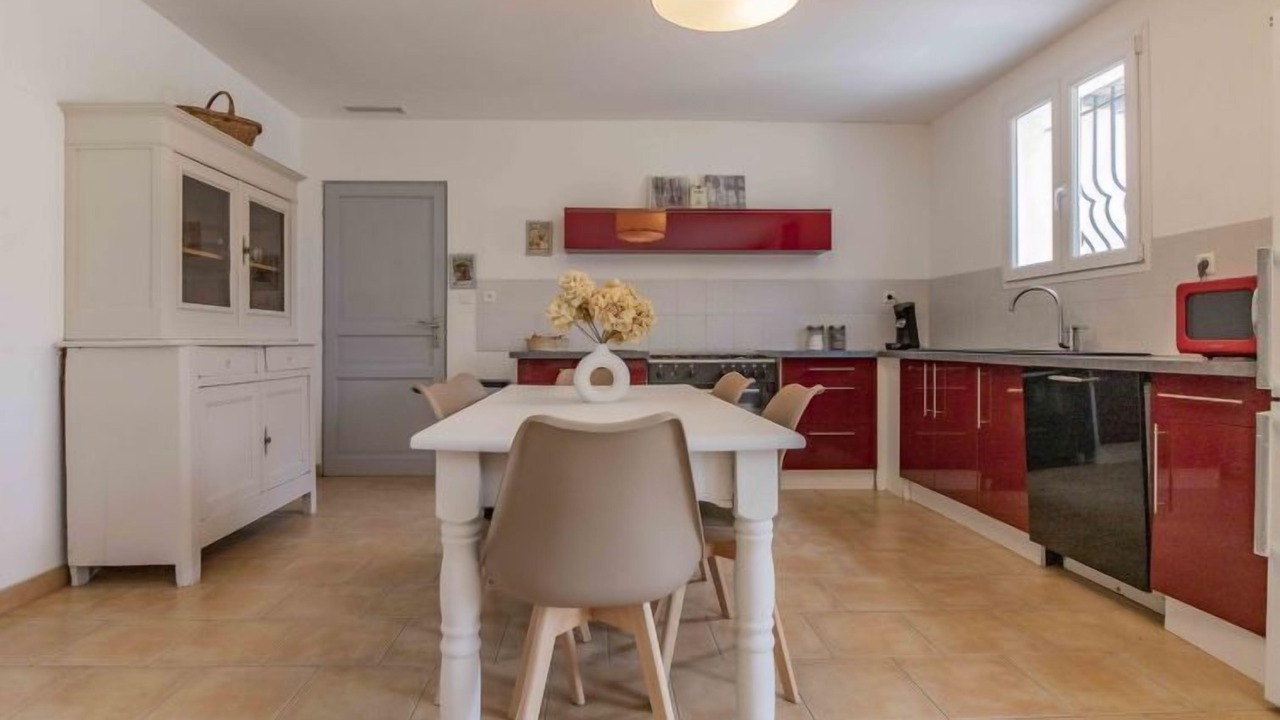 Photo of Bedroom in Pernes-les-Fontaines
