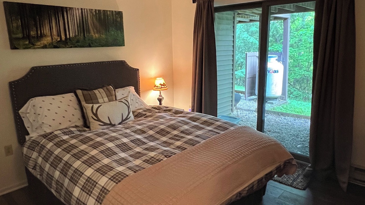 Photo of Bedroom in North Creek