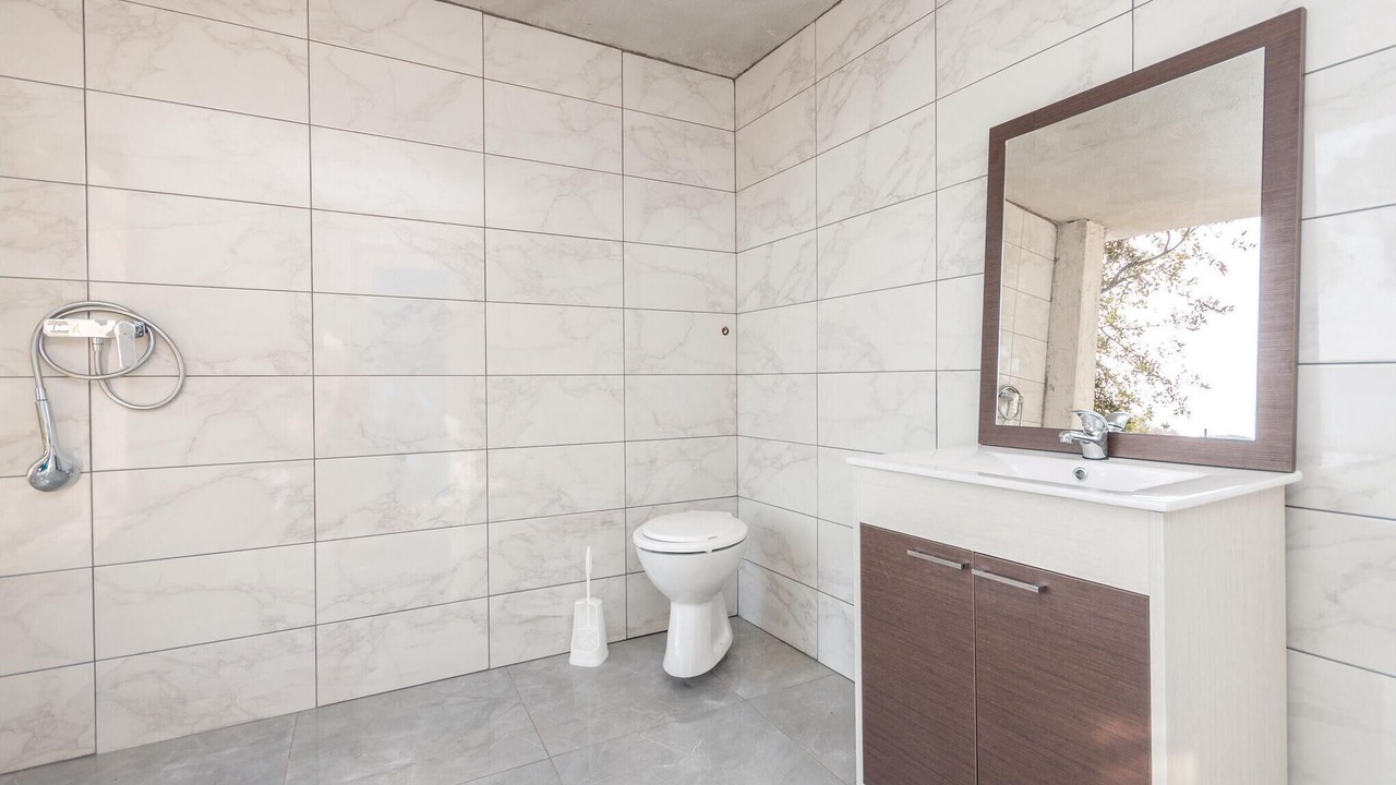 Photo of Bathroom in Tkon