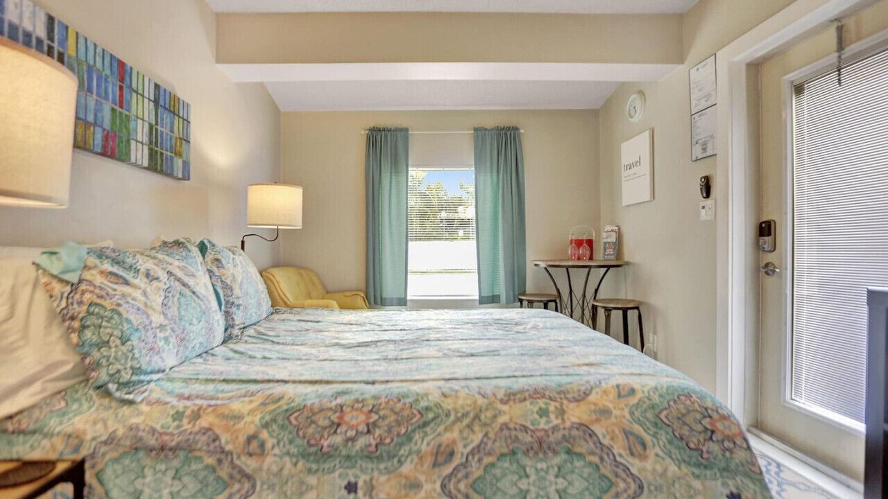 Photo of Bedroom in Wilton Manors