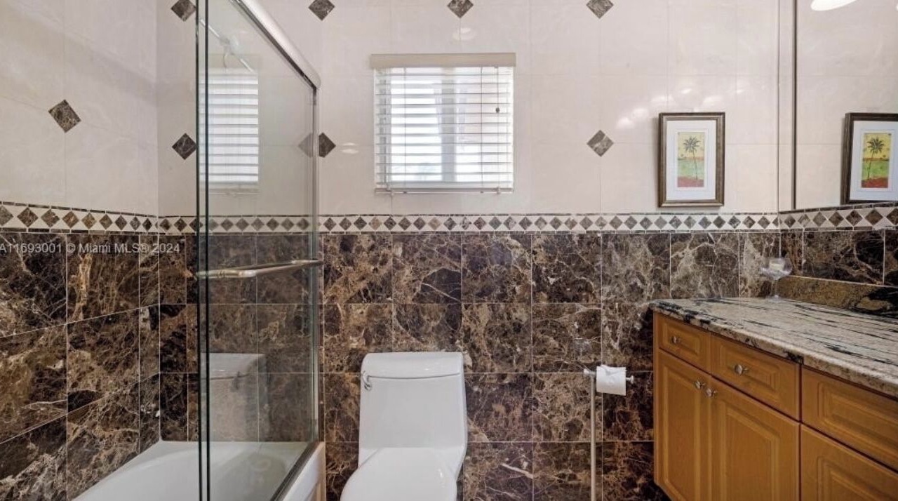 Photo of Bathroom in Islamorada