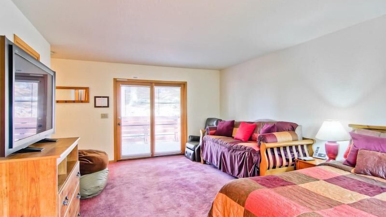 Photo of Bedroom in Yosemite National Park
