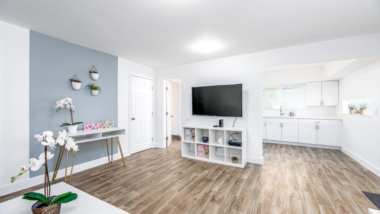 Photo of Livingroom in Central Corals