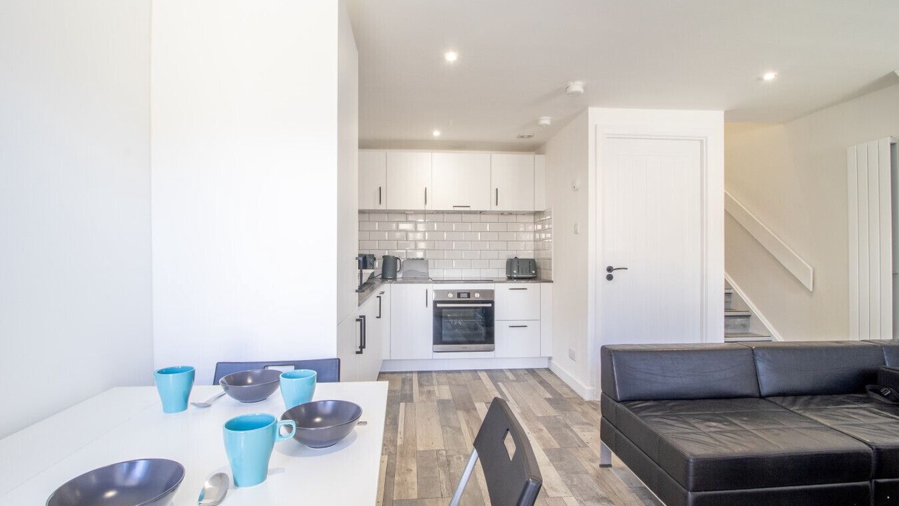 Photo of Others in Paisley