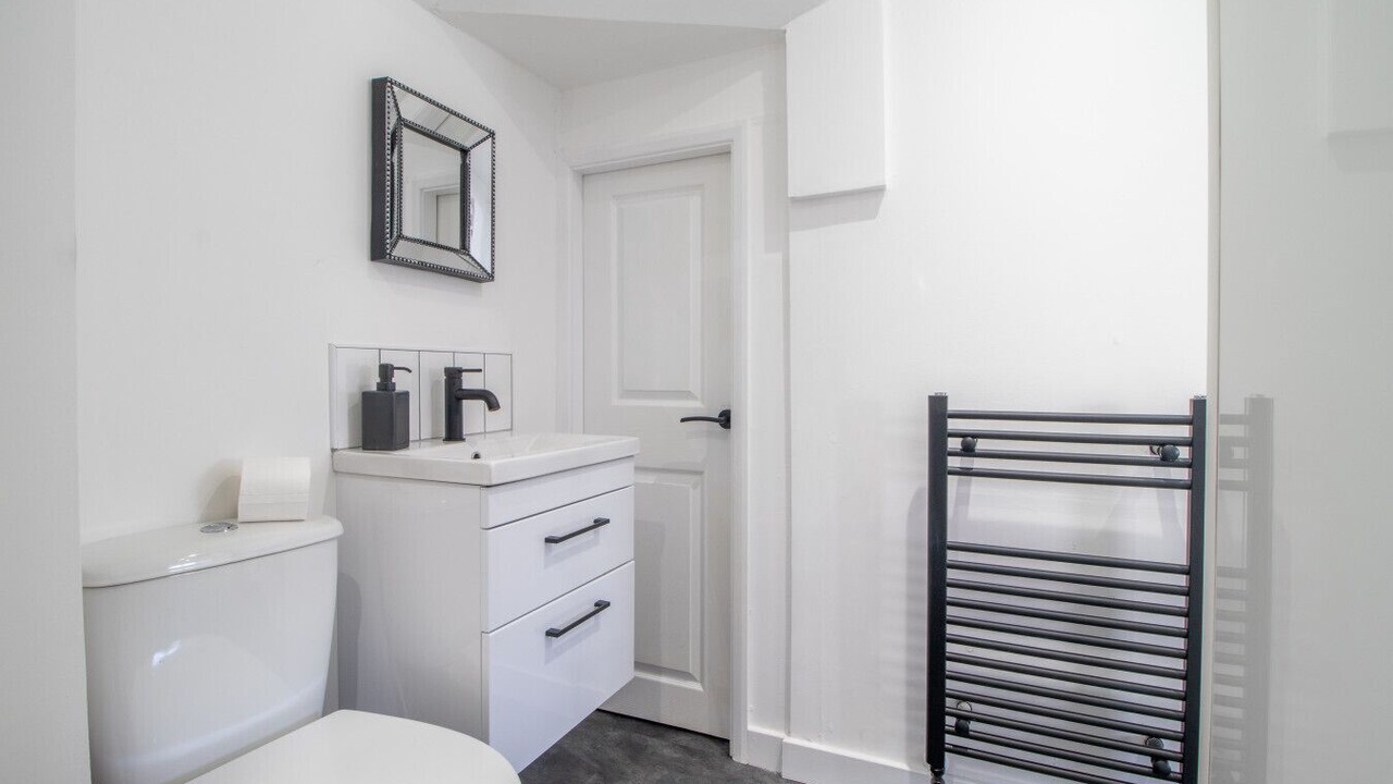 Photo of Bathroom in Paisley