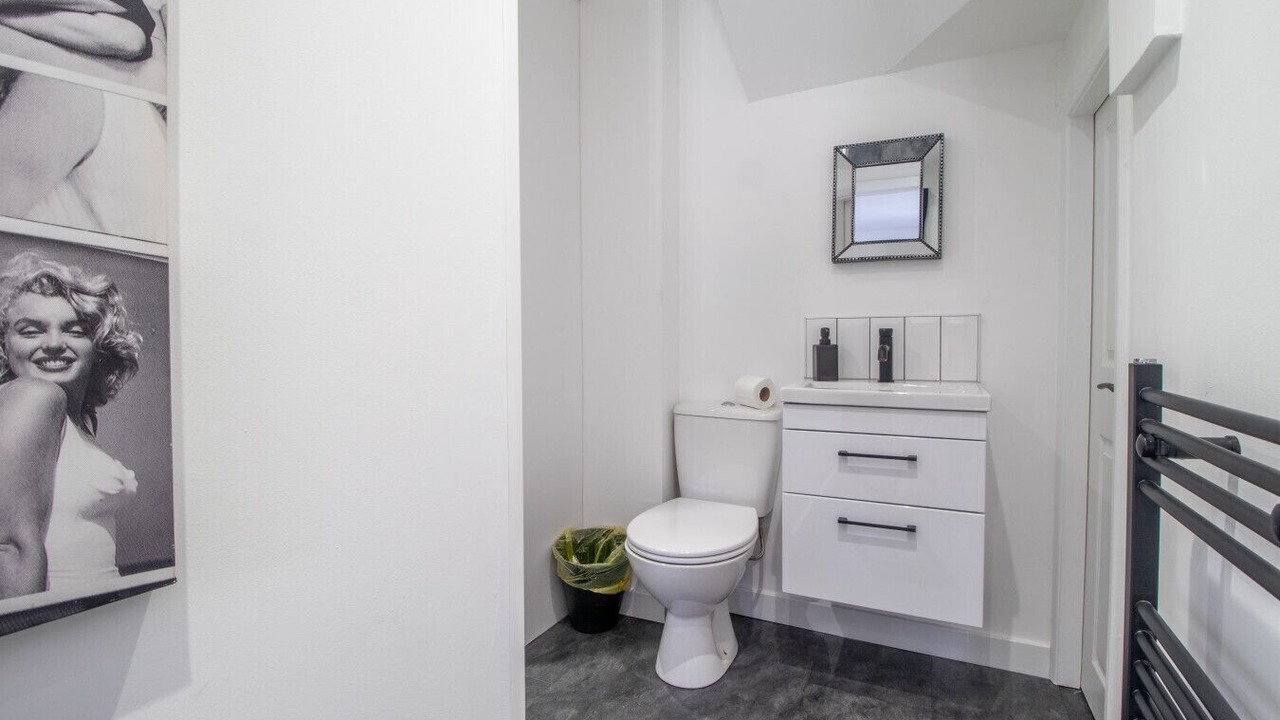 Photo of Bathroom in Paisley