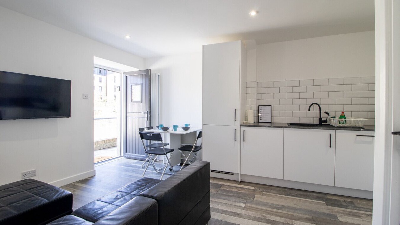 Photo of Others in Paisley