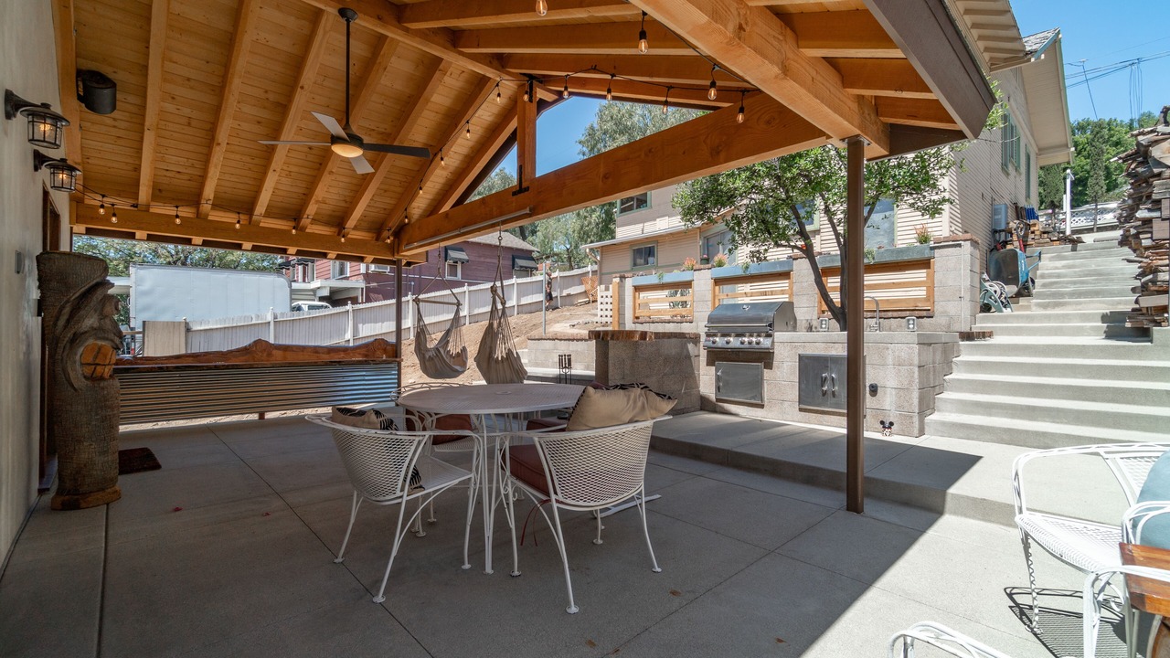 Photo of Outdoor in Orange