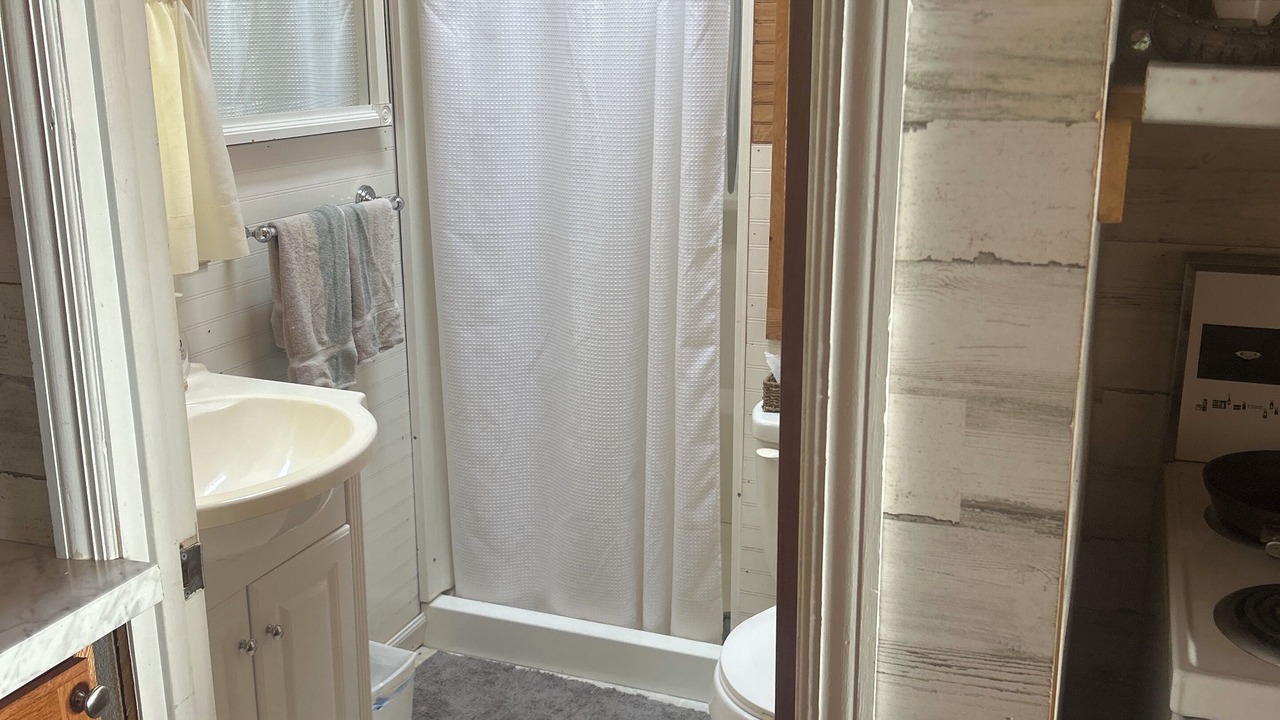 Photo of Bathroom in Mayfield