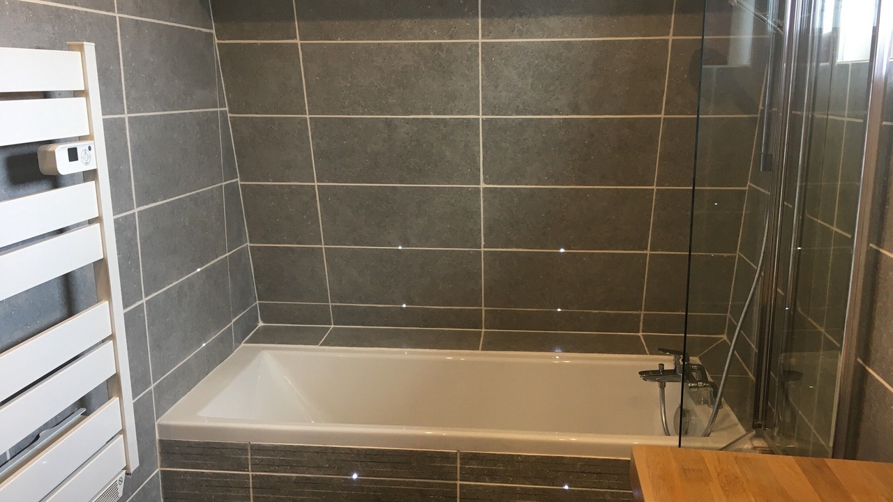 Photo of Bathroom in Pyrenees 2000