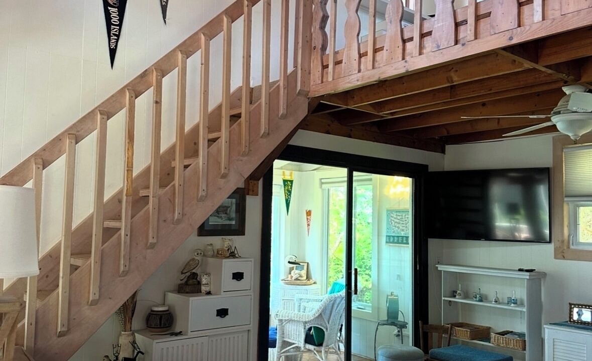 Photo of Livingroom in Brier Hill