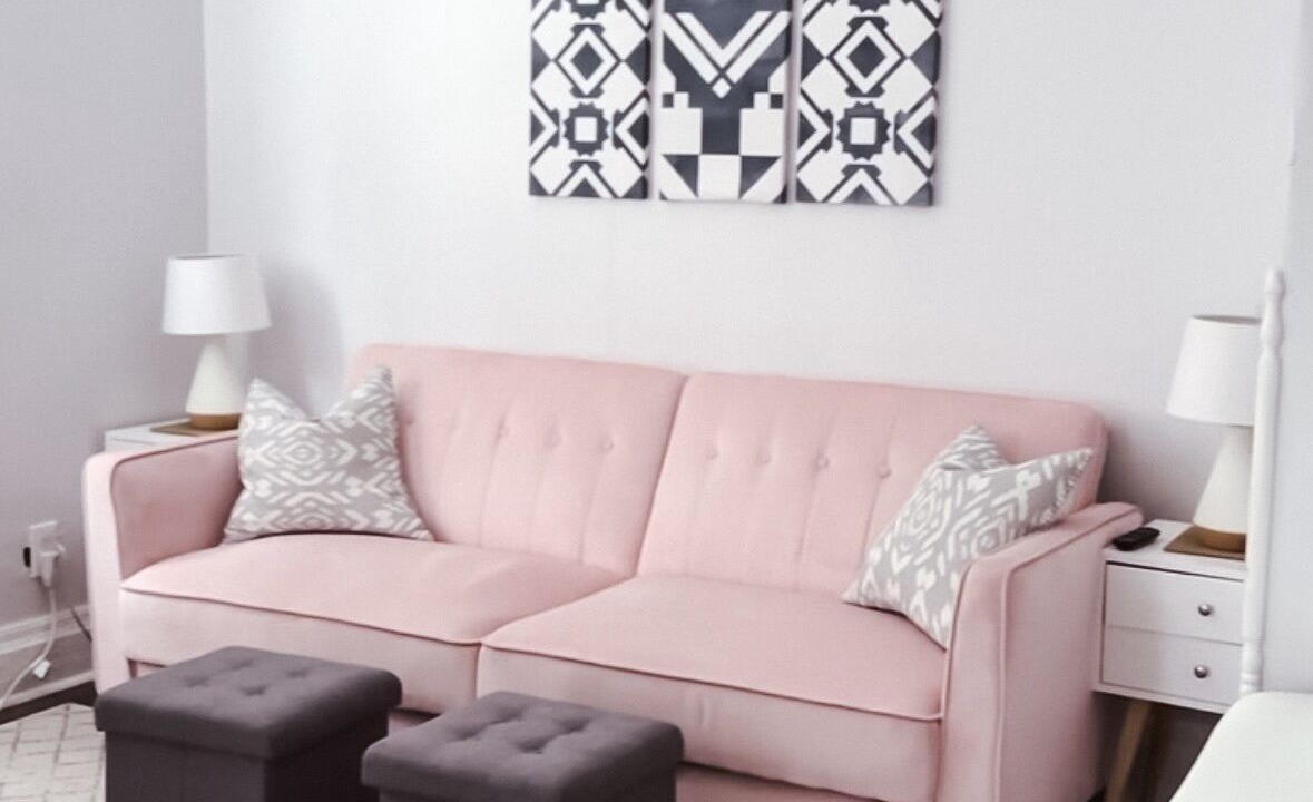 Photo of Livingroom in Champaign