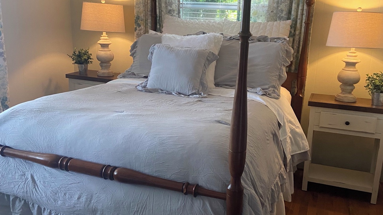 Photo of Bedroom in Cedar Cliff