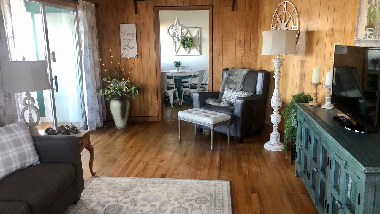 Photo of Livingroom in Cedar Cliff