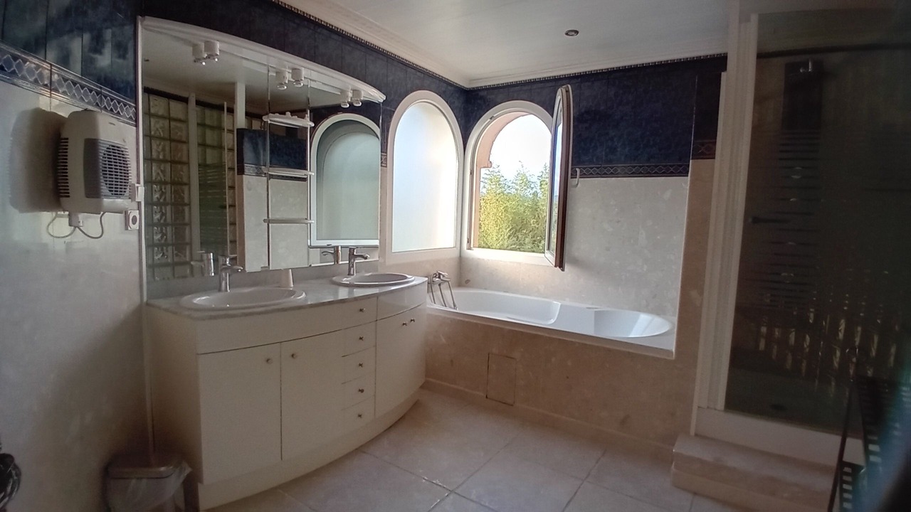 Photo of Bathroom in Vendemian