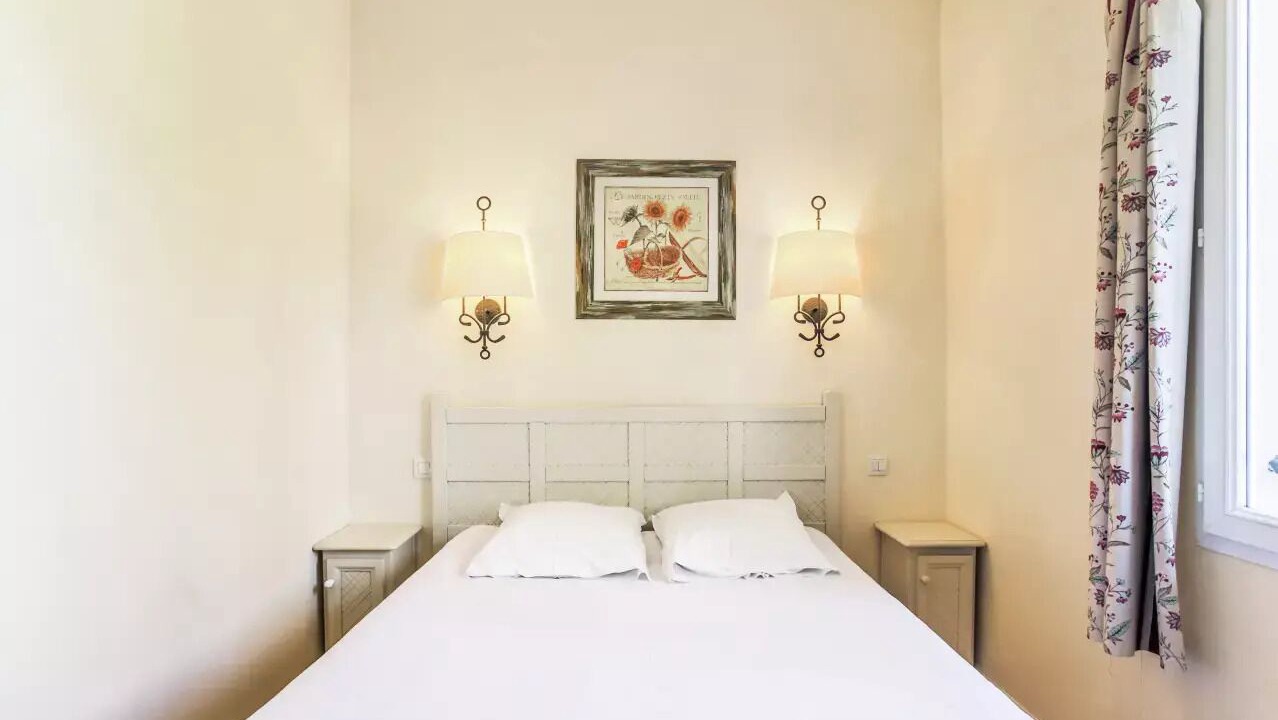Photo of Bedroom in Rouret