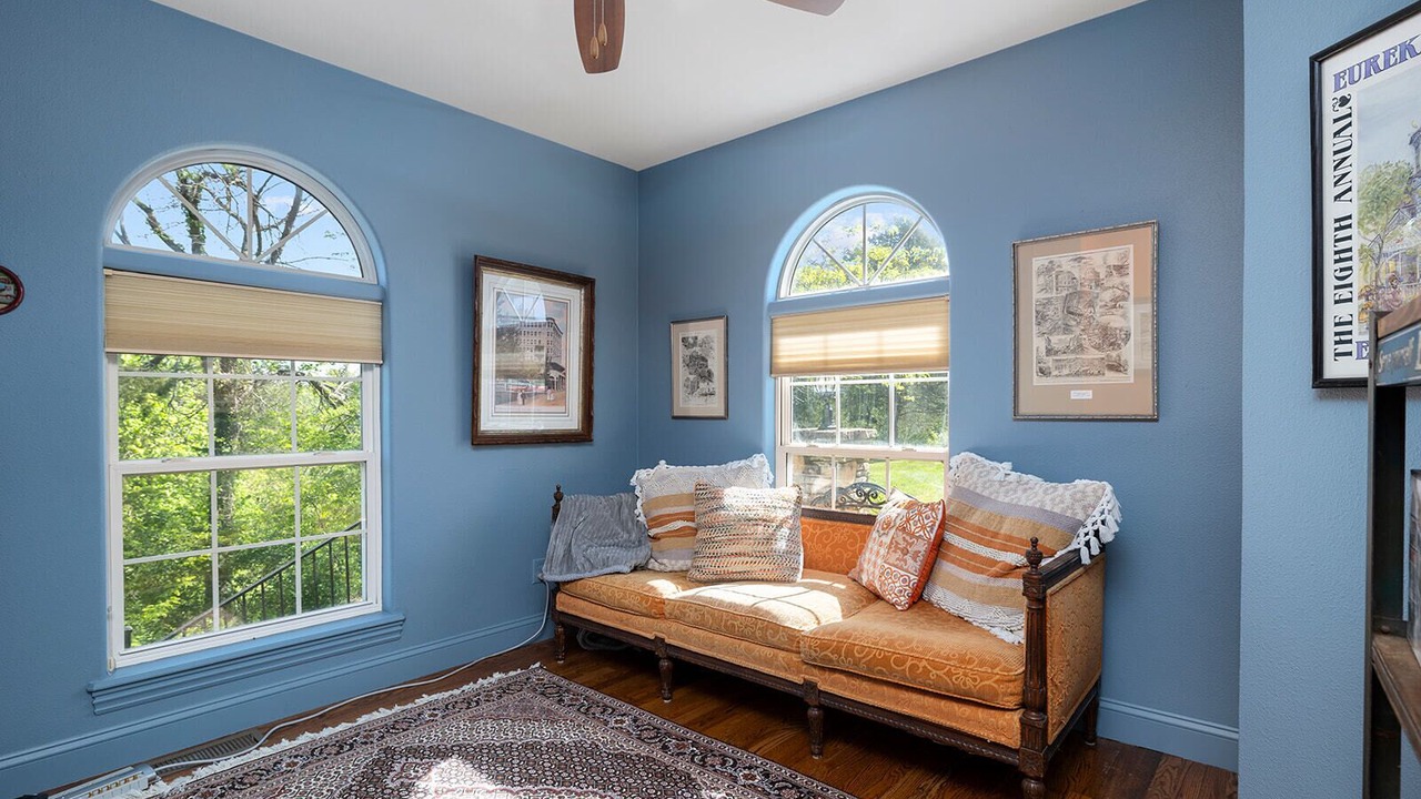 Photo of Livingroom in Eagle Rock