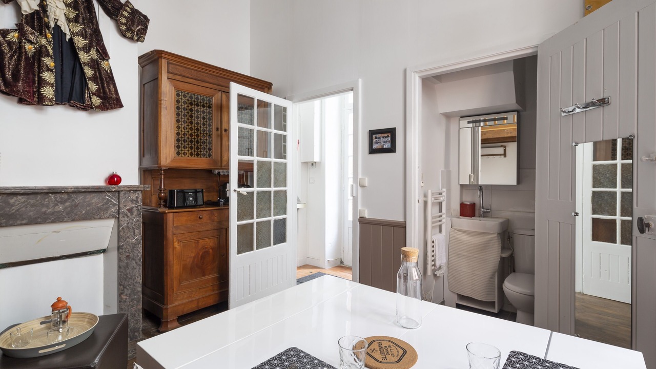 Photo of Others in Centre