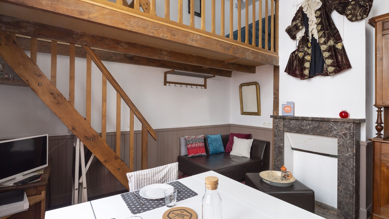 Photo of Others in Centre