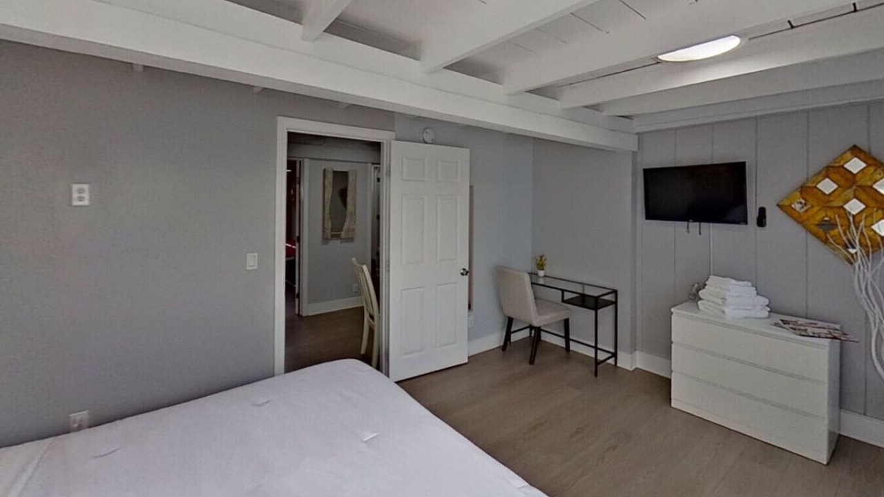 Photo of Bedroom in NoHo Arts District