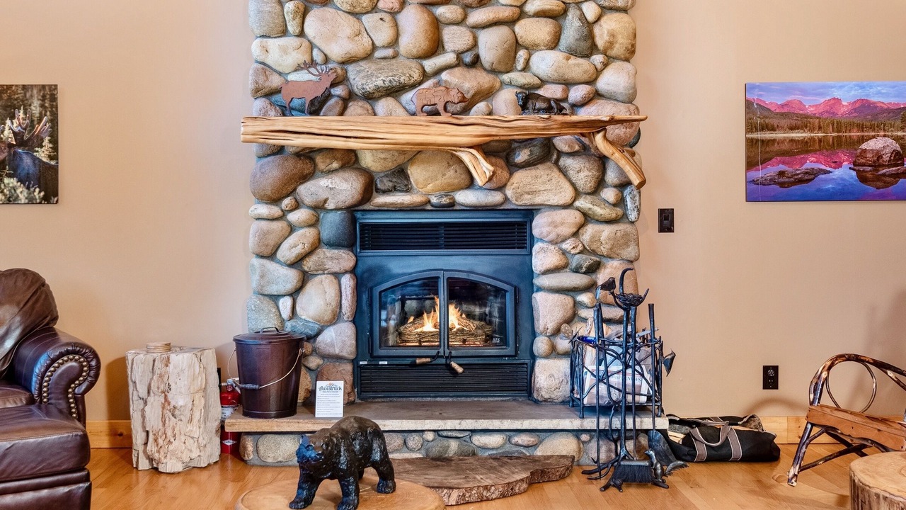 Photo of Livingroom in Windcliff Estates
