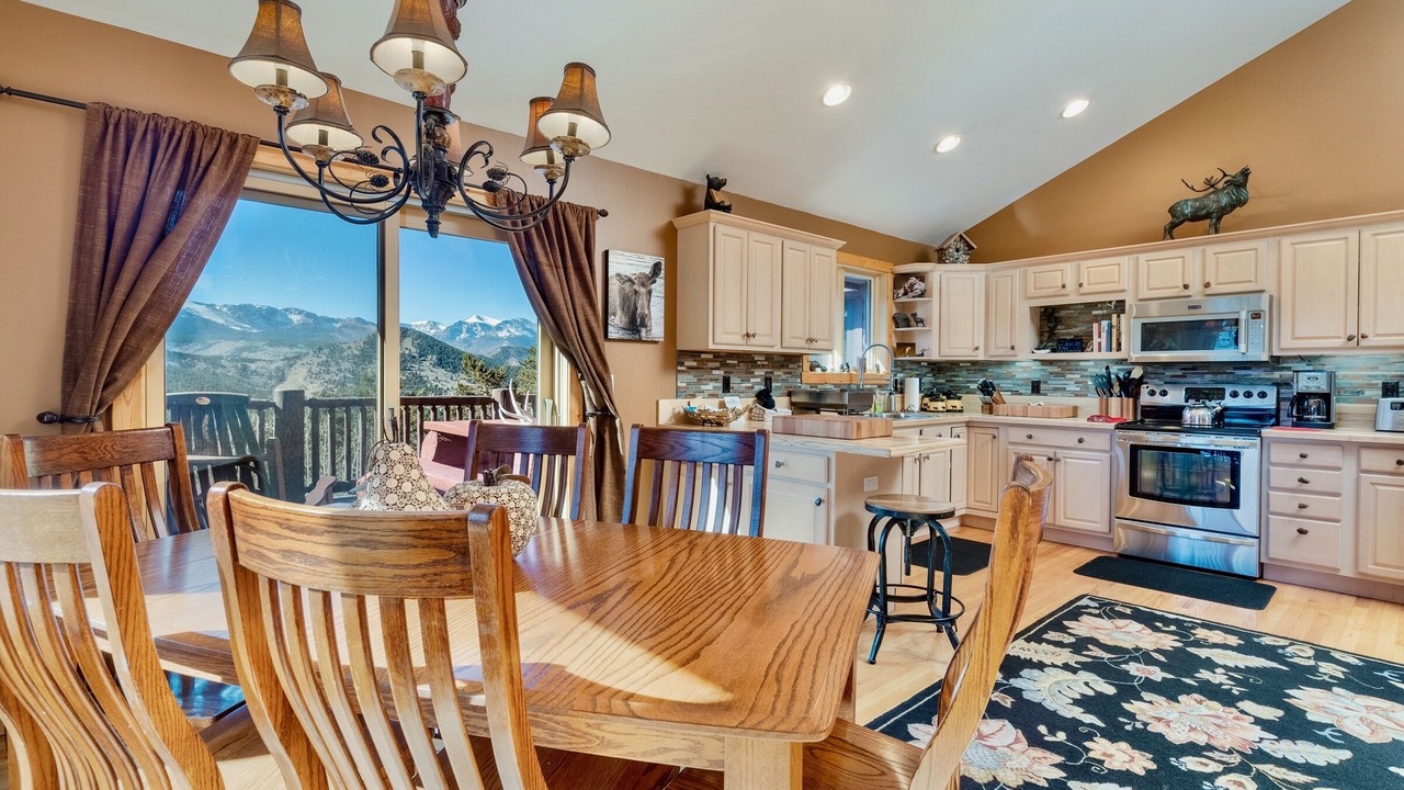 Photo of Bedroom in Windcliff Estates