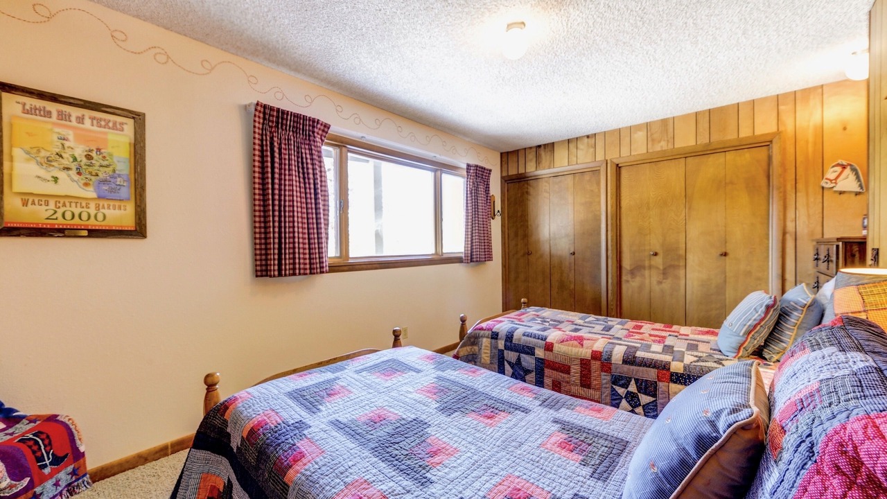 Photo of Bedroom in Windcliff Estates