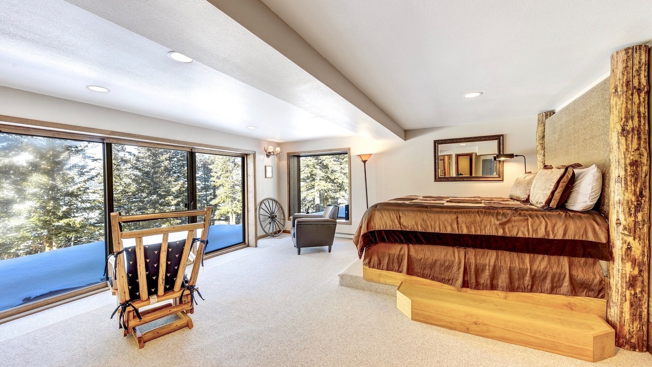 Photo of Bedroom in Windcliff Estates