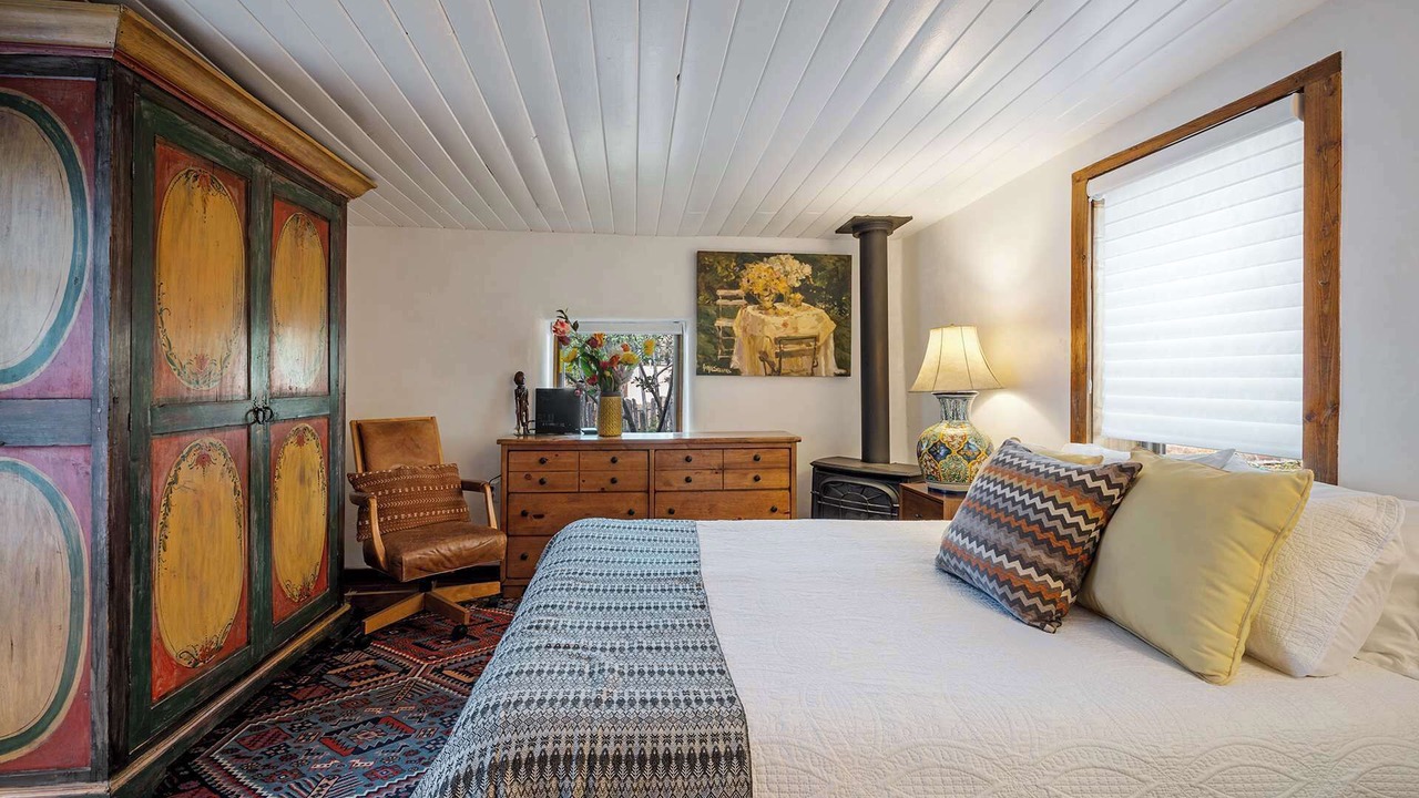 Photo of Bedroom in Tesuque