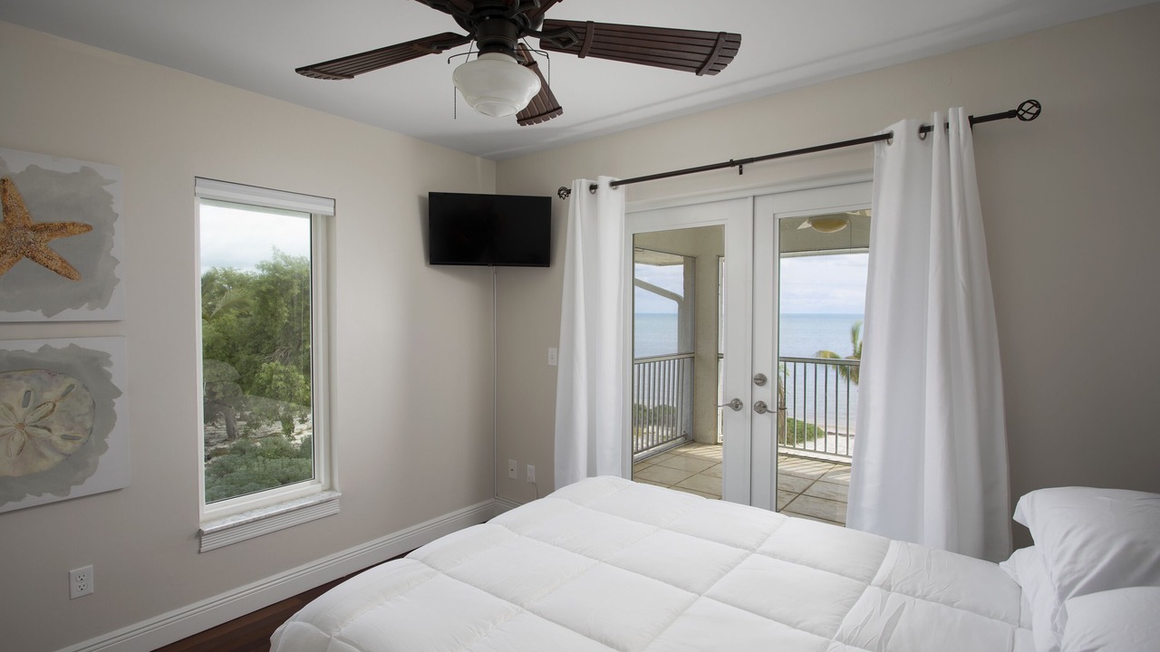Photo of Bedroom in Coupon Bight Aquatic Preserve