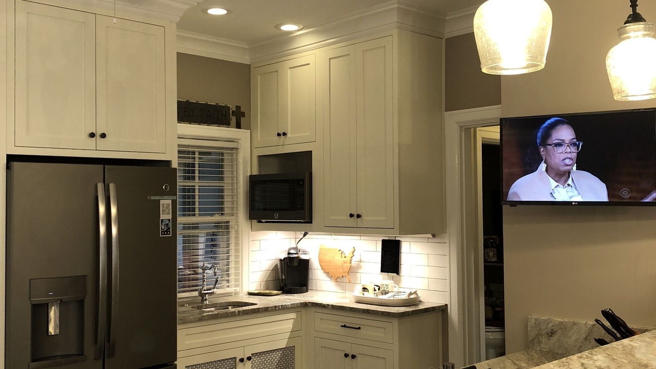 Photo of Kitchen in Strathmoor Manor