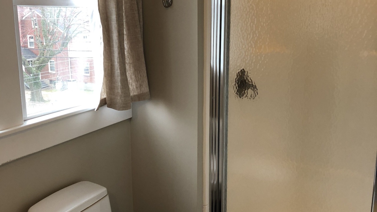 Photo of Bathroom in Strathmoor Manor