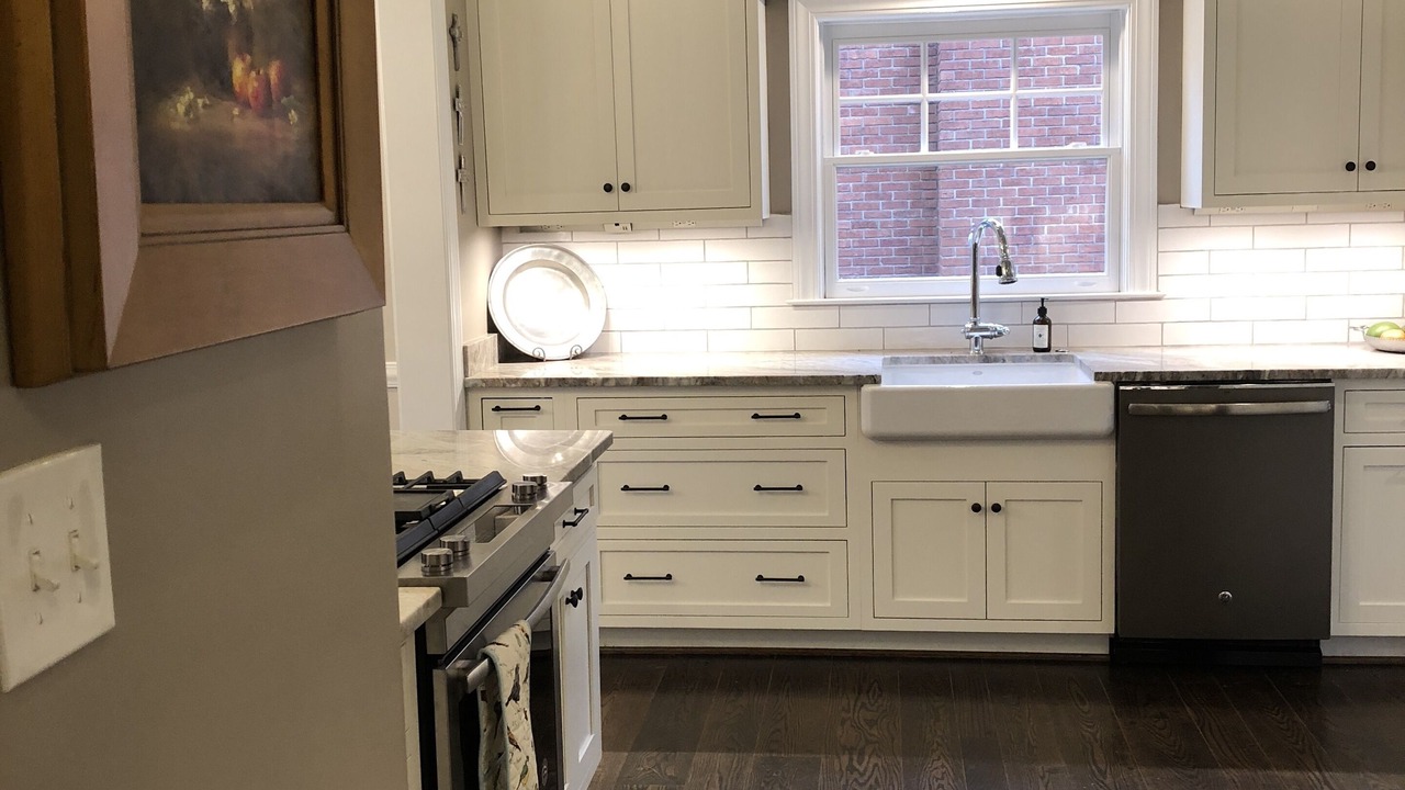 Photo of Kitchen in Strathmoor Manor