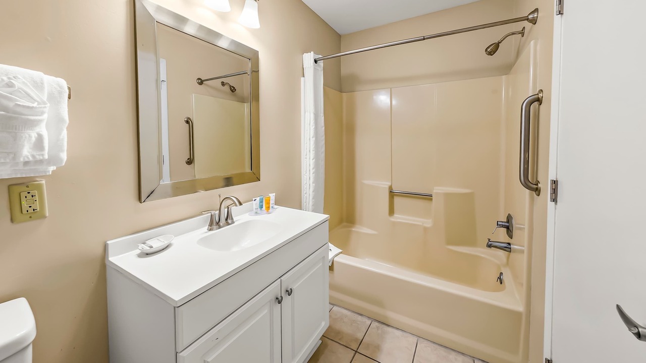 Photo of Bathroom in Fairfield Harbour