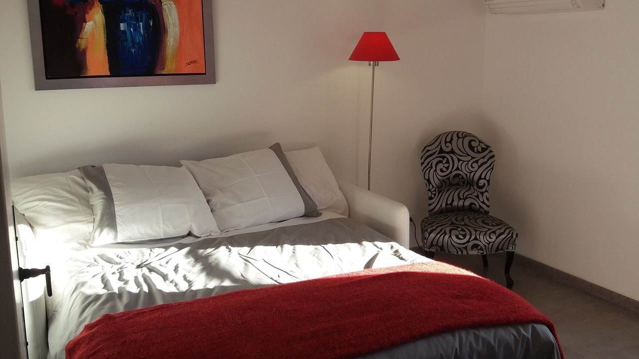 Photo of Bedroom in Chateauneuf-du-Pape